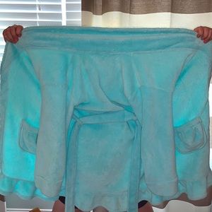 Teal robe size 7